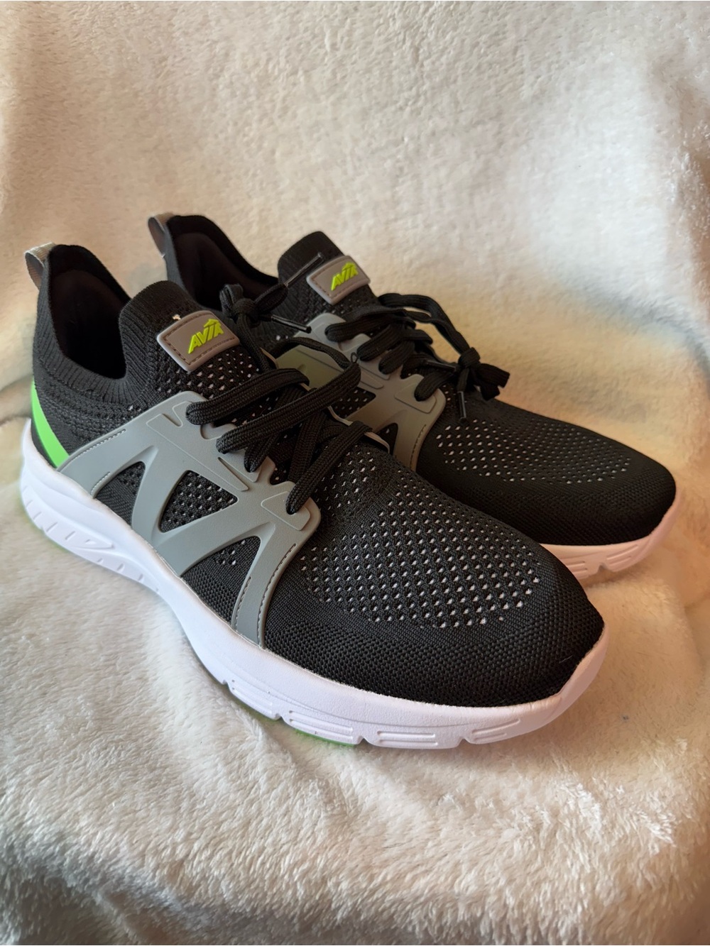 Avia Men's Black Athletic Knit Sneakers with Gray Cage and Green Accents 12 New